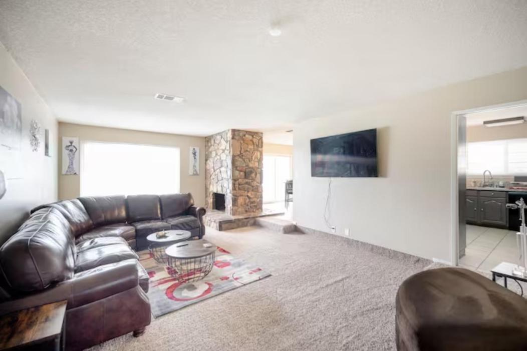 Pool 4 Bedroom 2 Bath Close To Strip Las Vegas Exterior photo